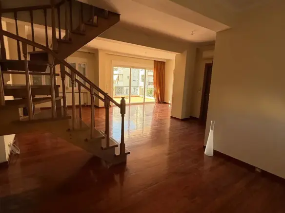 3-bedroom Maisonette In Voula, Greece (150 M²)