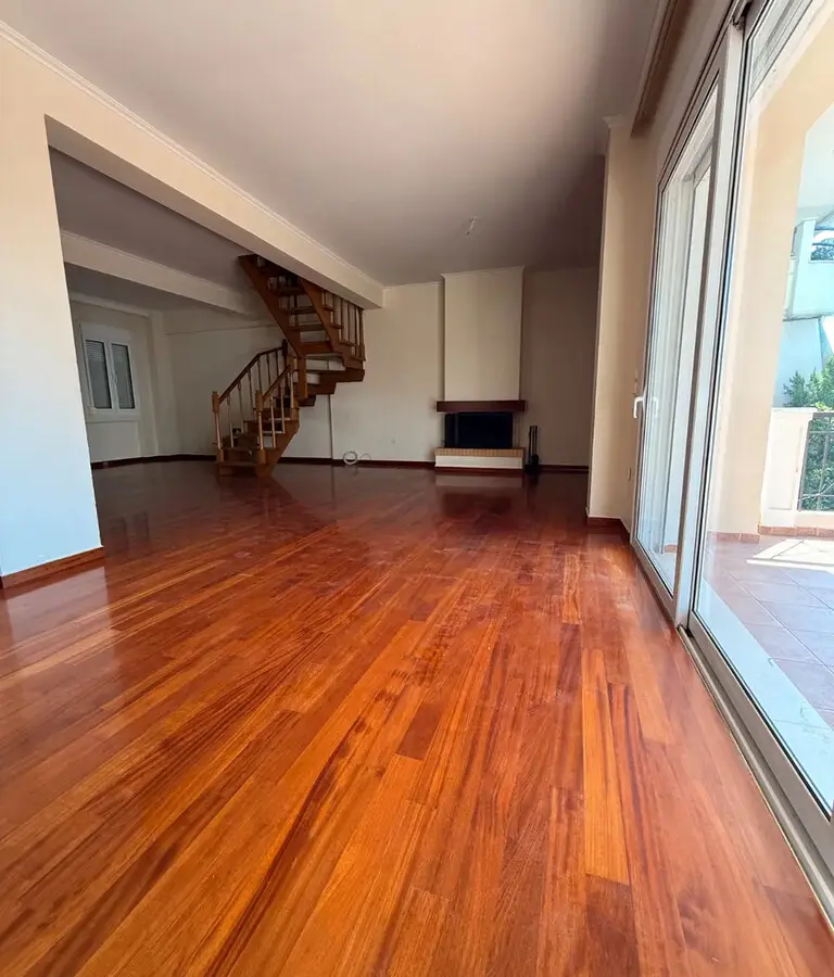 3-bedroom Maisonette In Voula, Greece (150 M²)