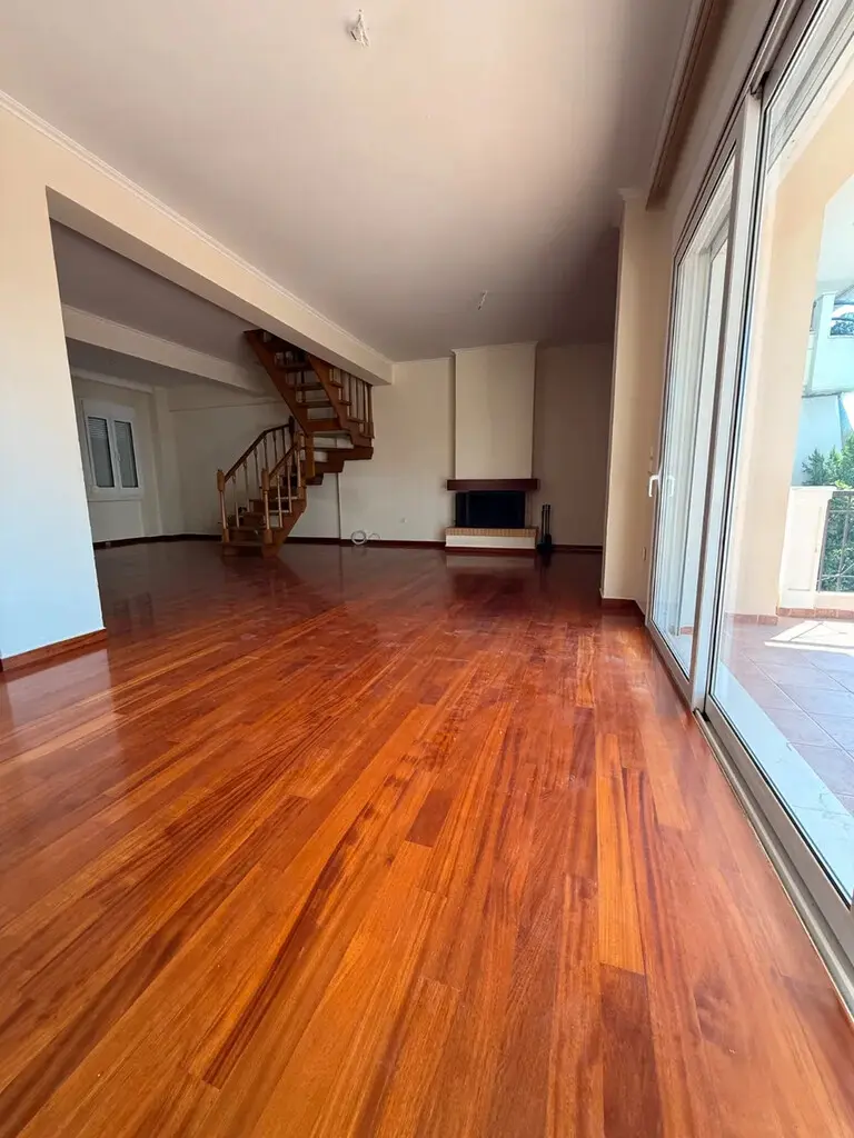 3-bedroom Maisonette In Voula, Greece (150 M²)