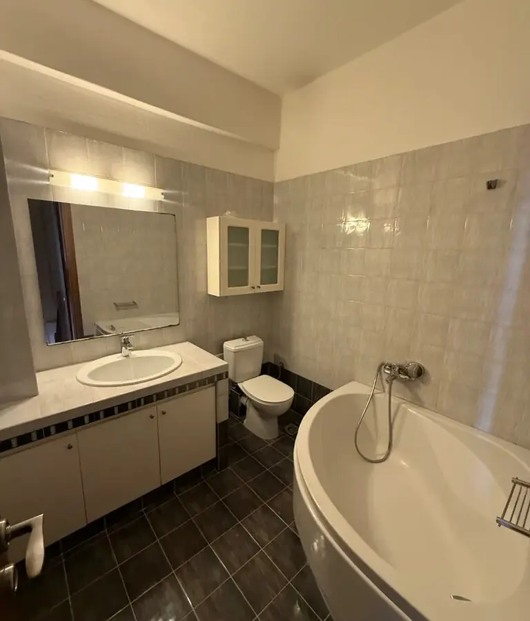 3-bedroom Maisonette In Voula, Greece (150 M²)