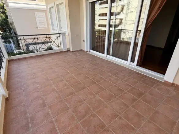3-bedroom Maisonette In Voula, Greece (150 M²)