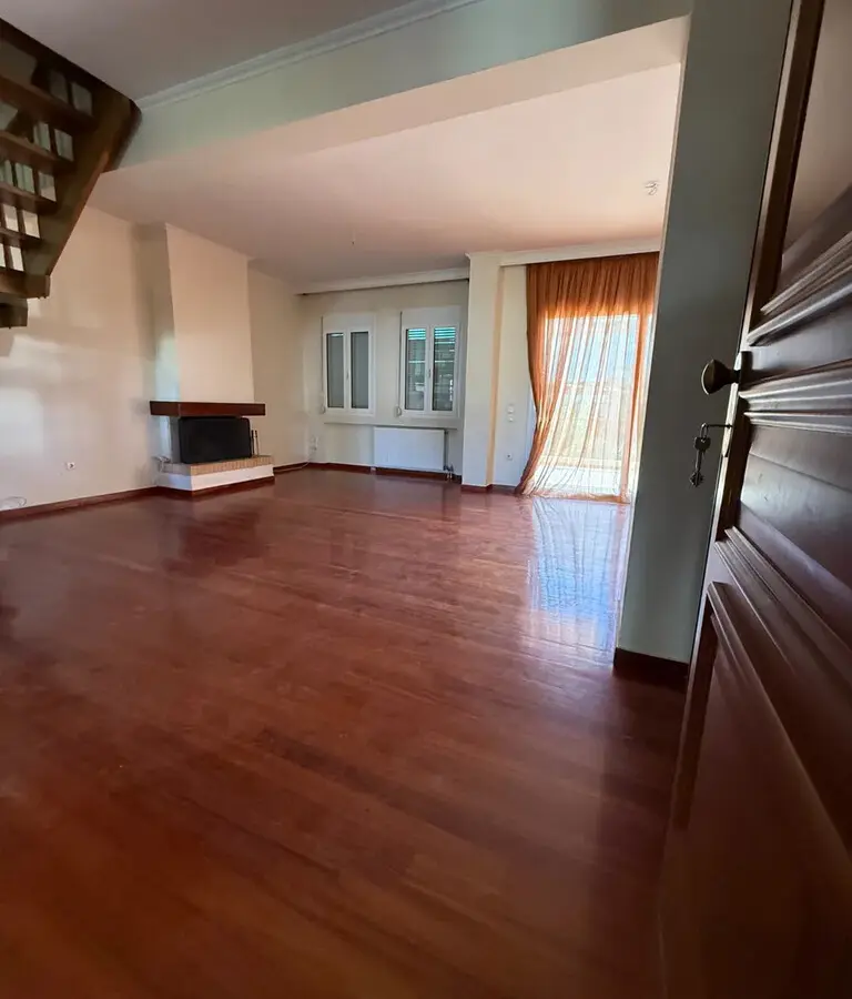 3-bedroom Maisonette In Voula, Greece (150 M²)