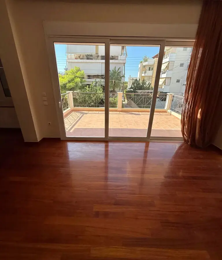3-bedroom Maisonette In Voula, Greece (150 M²)