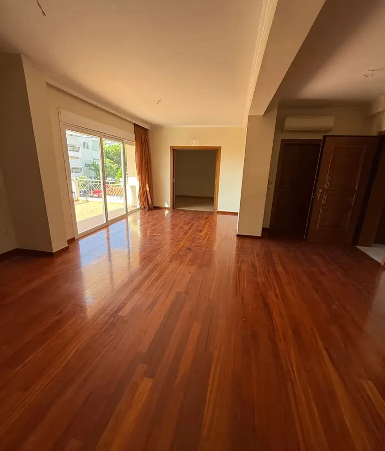 3-bedroom Maisonette In Voula, Greece (150 M²)