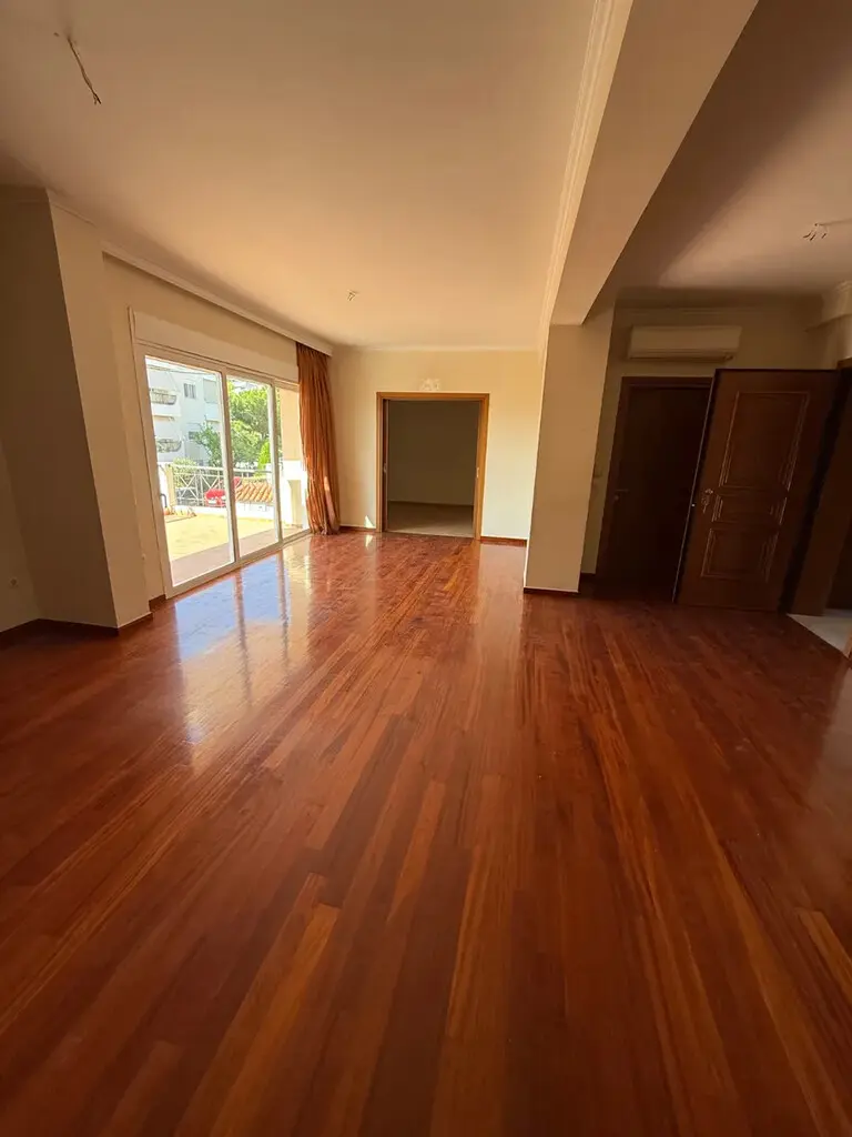 3-bedroom Maisonette In Voula, Greece (150 M²)