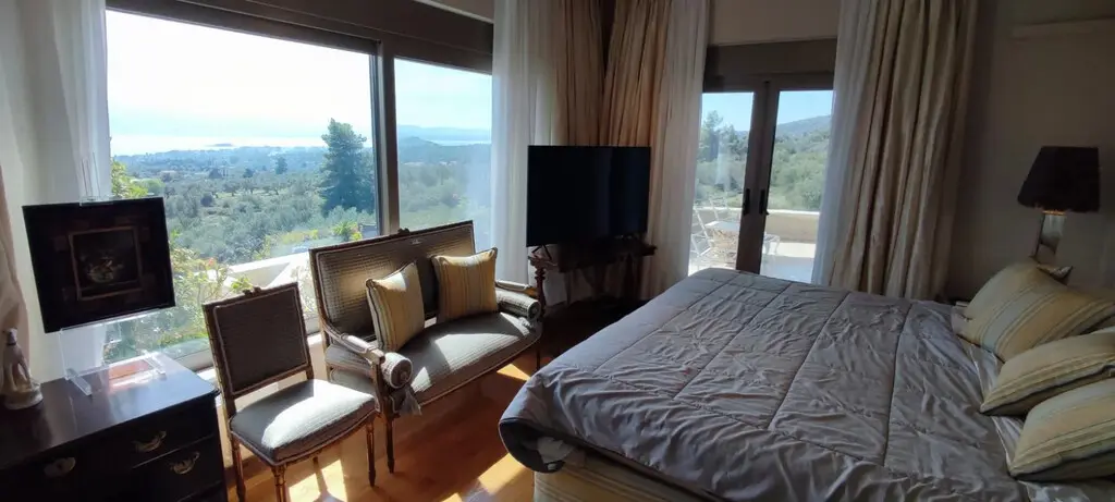 Villa Of 390 M² With Island Views In Euboea