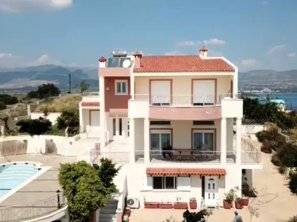 6-bedroom Villa In Megara, Greece (380 M²)