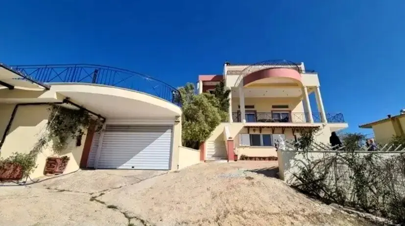 Villa Of 380 M² In Attica