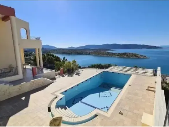 Villa Of 380 M² In Attica