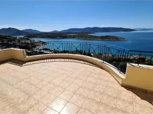 6-bedroom Villa In Megara, Greece (380 M²)
