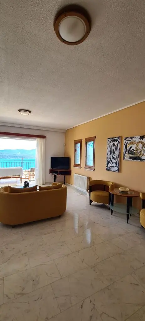 Villa Of 480 M² In Central Greece