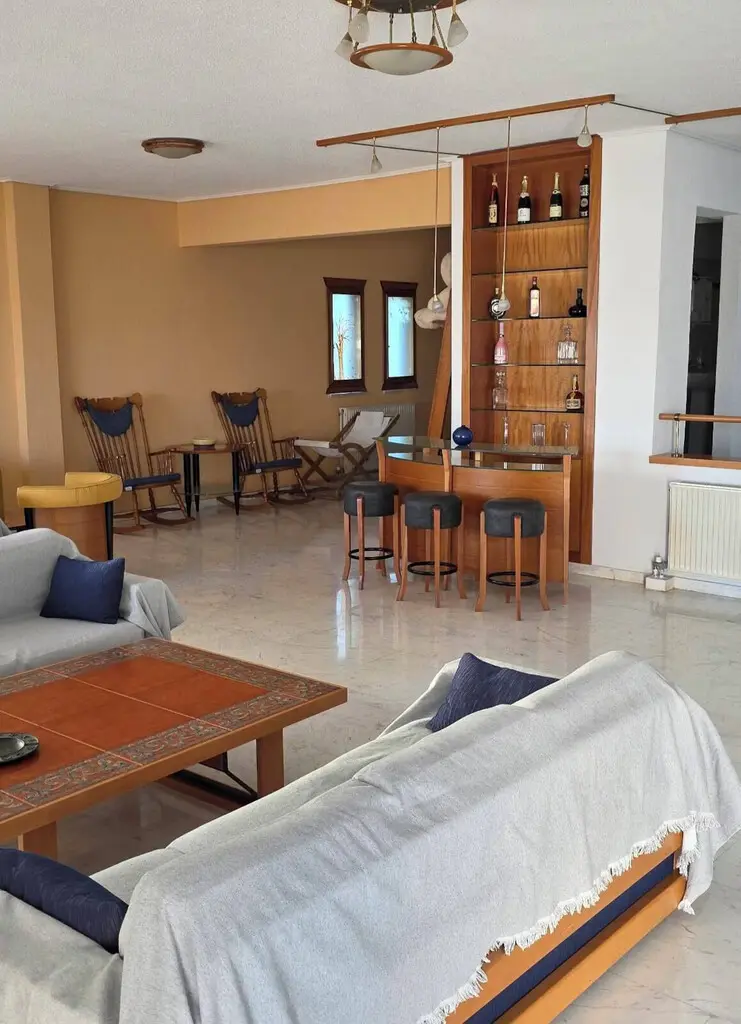 Villa Of 480 M² In Central Greece