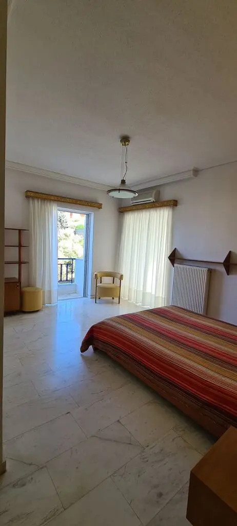 Villa Of 480 M² In Central Greece