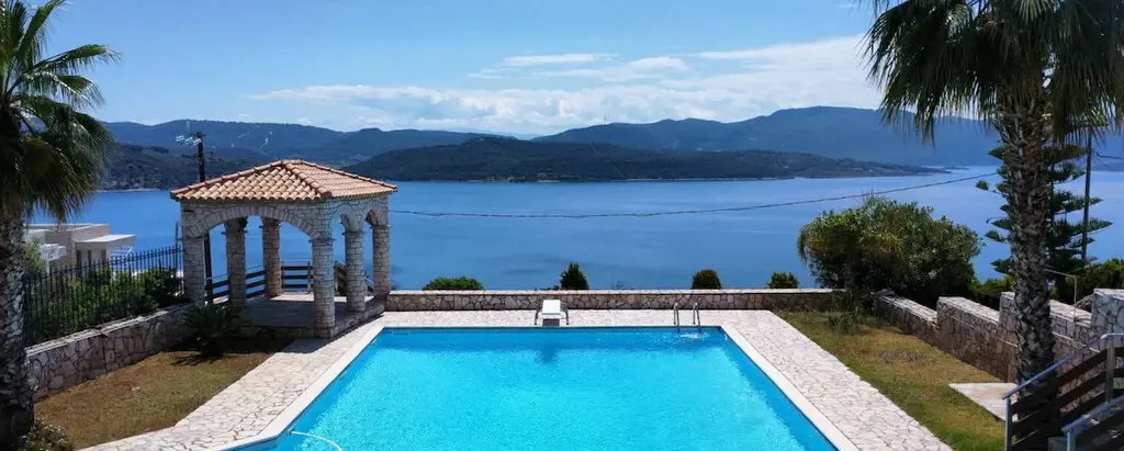 Villa Of 480 M² In Central Greece