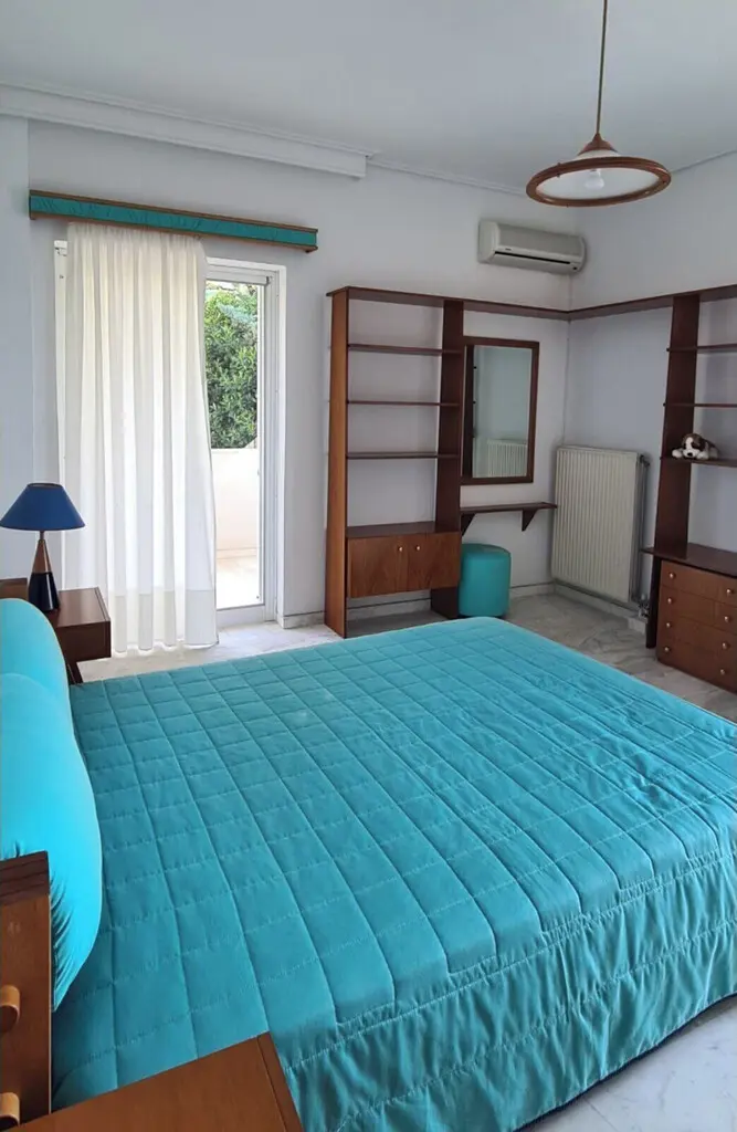 Villa Of 480 M² In Central Greece