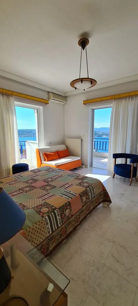 Villa Of 480 M² In Central Greece