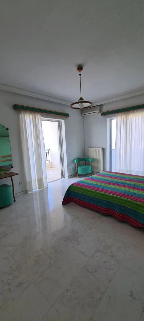 Villa Of 480 M² In Central Greece