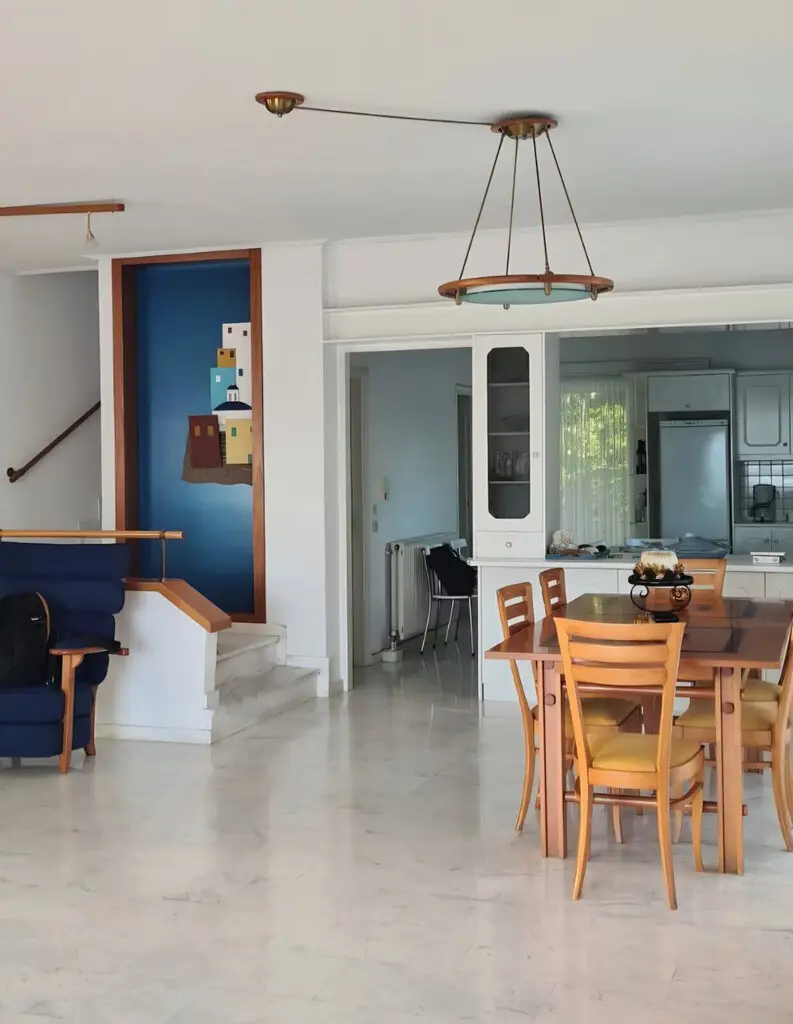 Villa Of 480 M² In Central Greece