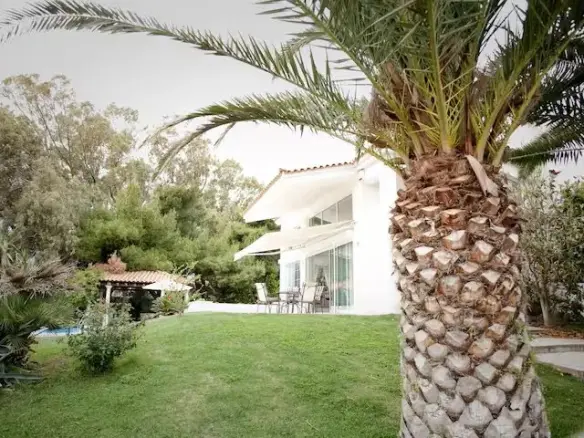 4-bedroom Villa In Sounio, Greece (204 M²)