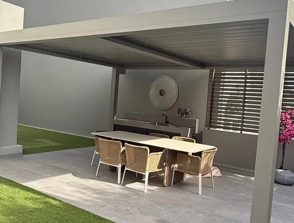 4-bedroom Maisonette In Voula, Greece (187 M²)