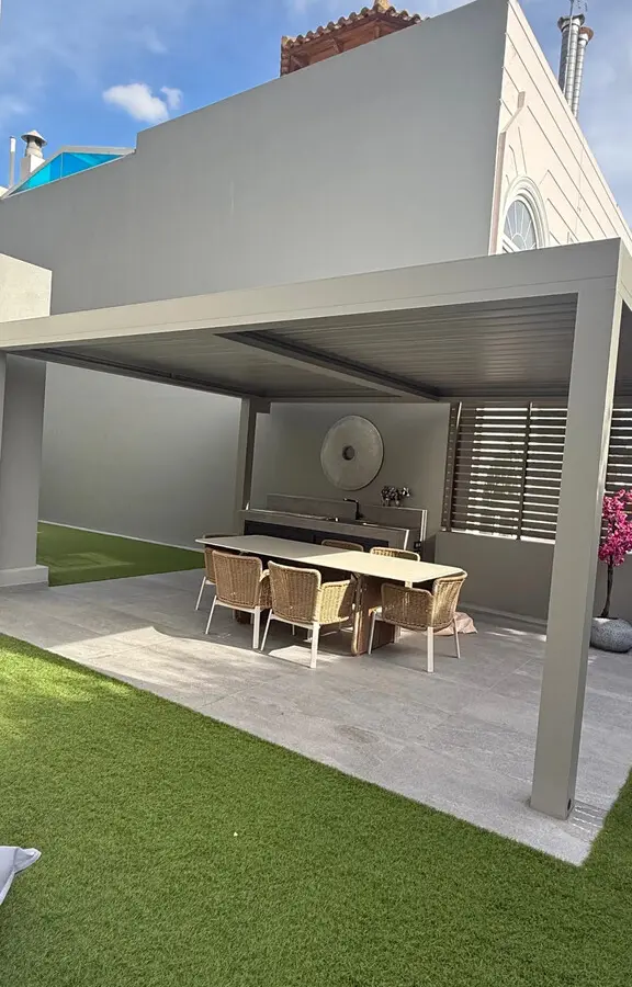 4-bedroom Maisonette In Voula, Greece (187 M²)