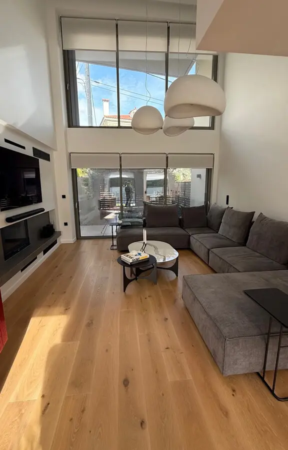 4-bedroom Maisonette In Voula, Greece (187 M²)