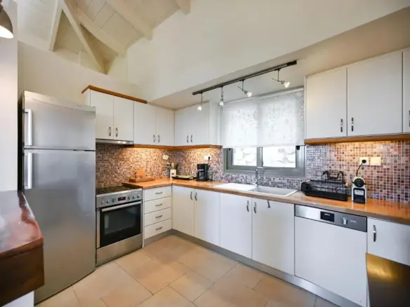 4-bedroom Villa In Lefkada, Greece (200 M²)
