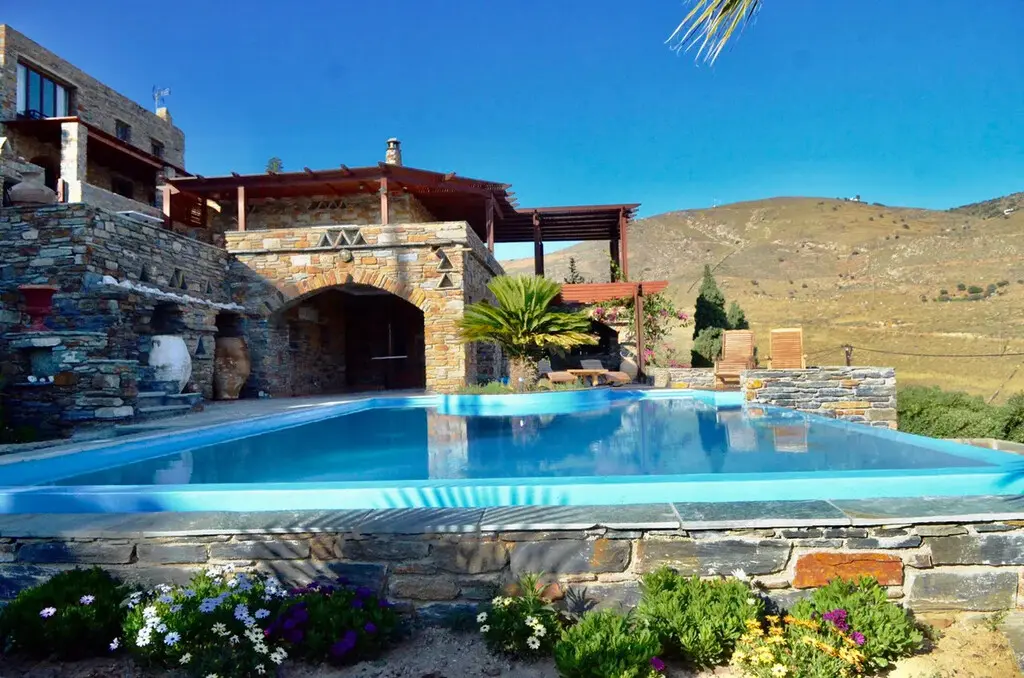 Villa Of 350 M² In Cyclades