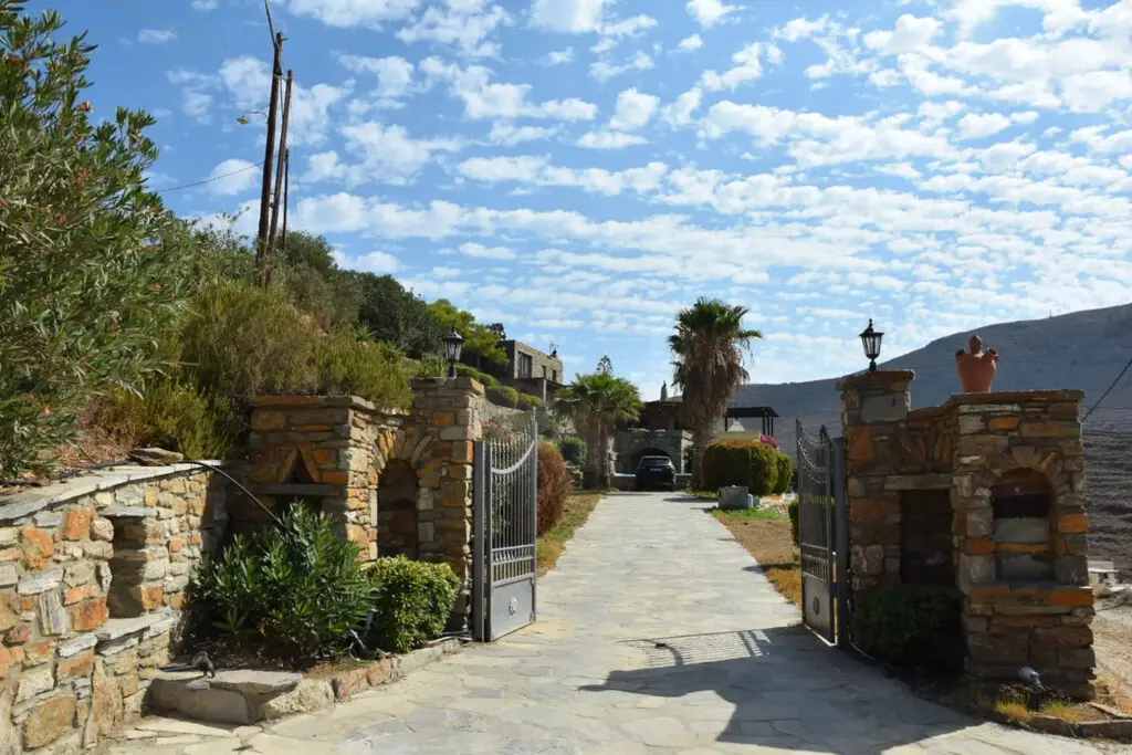 Villa Of 350 M² In Cyclades