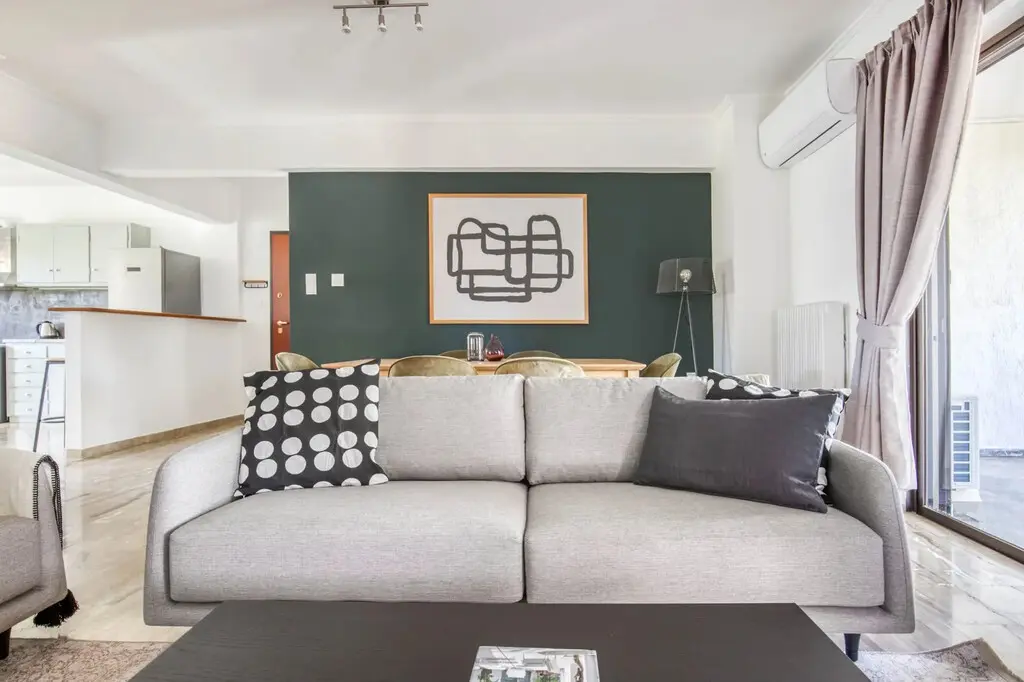 Flat Of 130 M² In Athens