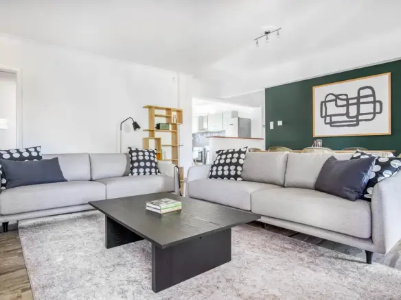 Flat Of 130 M² In Athens