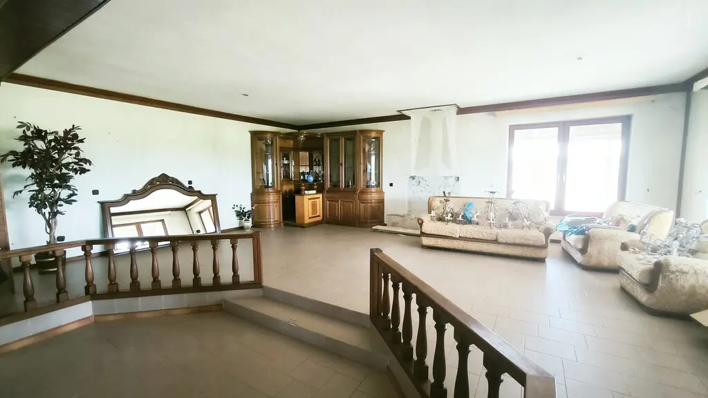 Detached House Of 320 M² With Olympic Coast In Olympic Coast