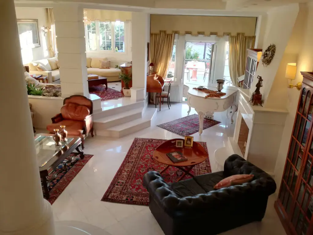 Villa Of 470 M² In The Suburbs Of Thessaloniki