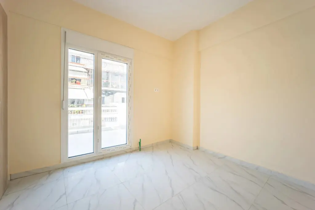 Flat Of 30 M² With Balcony In Thessaloniki
