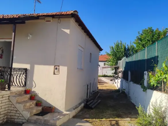 2-bedroom Detached House In Vertiskos, Greece (65 M²)