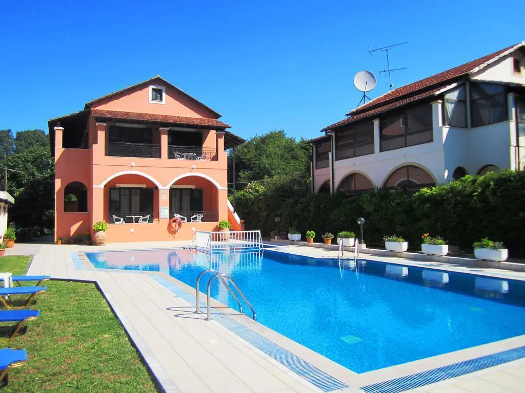 Complex Of 187 M² In Corfu