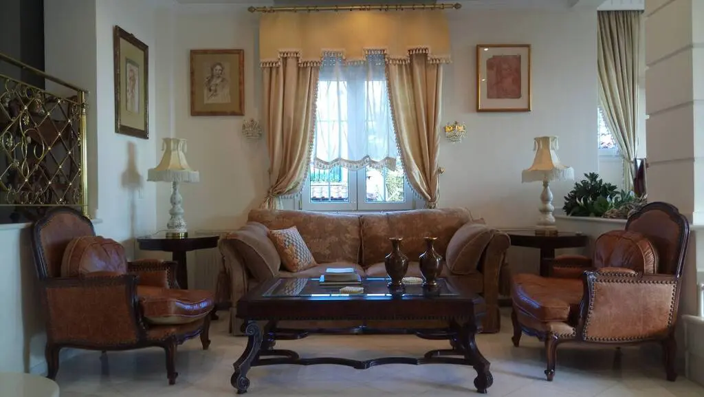 Villa Of 470 M² In The Suburbs Of Thessaloniki