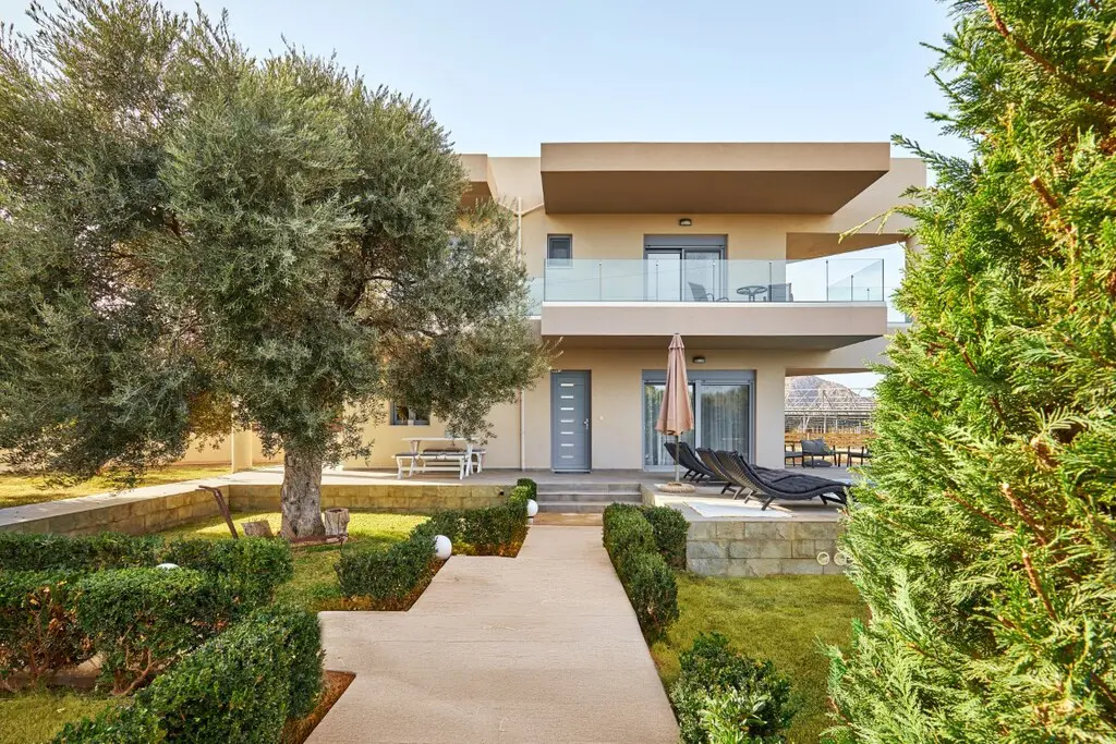 Villa Of 104 M² In Crete