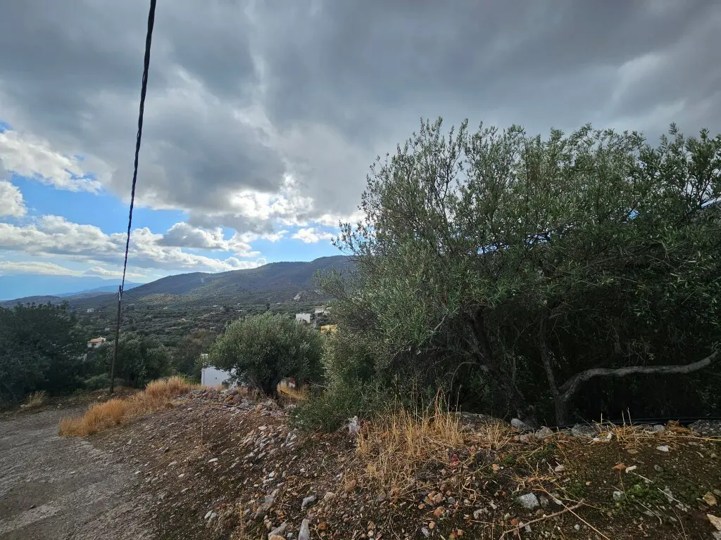 Land Of 1170 M² In Crete