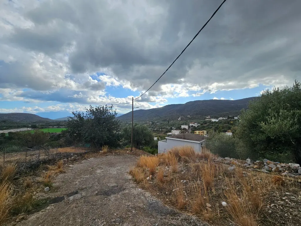 Land Of 1170 M² In Crete