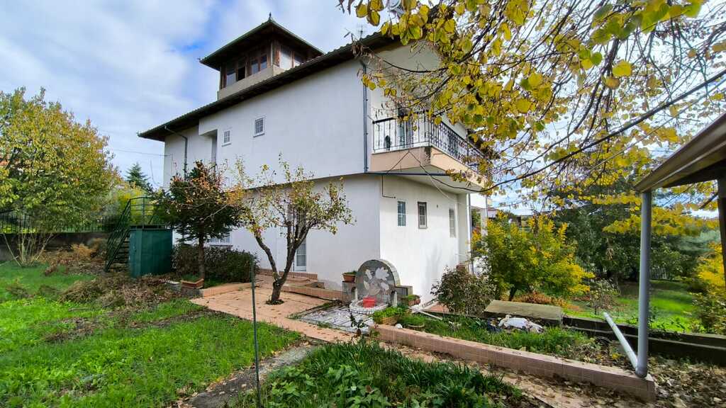 Detached House Of 300 M² In Olympic Coast