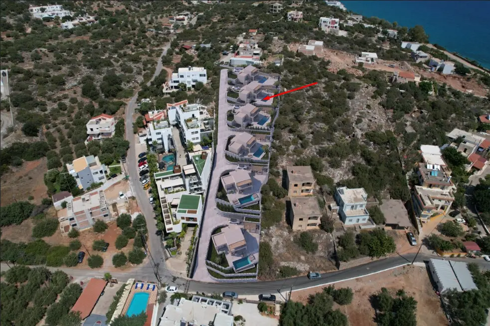 3-bedroom Villa In Agios Nikolaos, Greece (195 M²)
