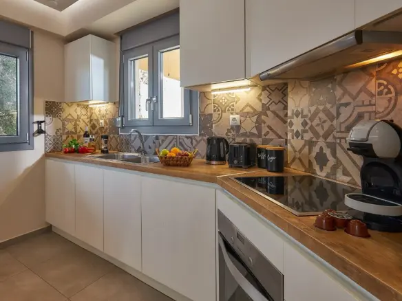 2-bedroom Villa In Chersonisos, Greece (104 M²)