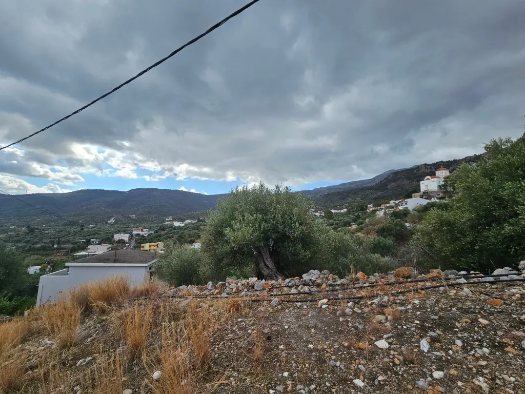 Land Of 1170 M² In Crete
