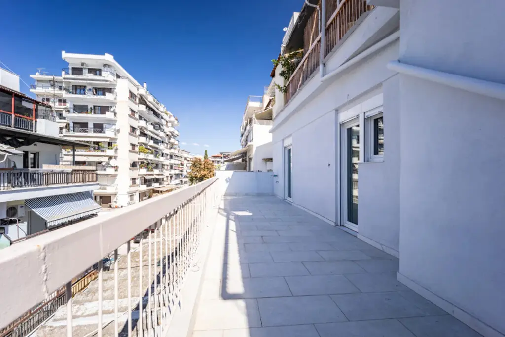 Flat Of 30 M² With Balcony In Thessaloniki