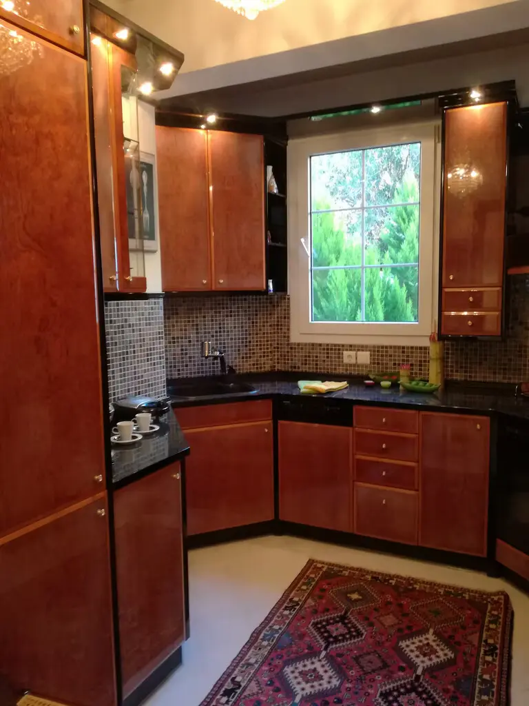 Villa Of 470 M² In The Suburbs Of Thessaloniki