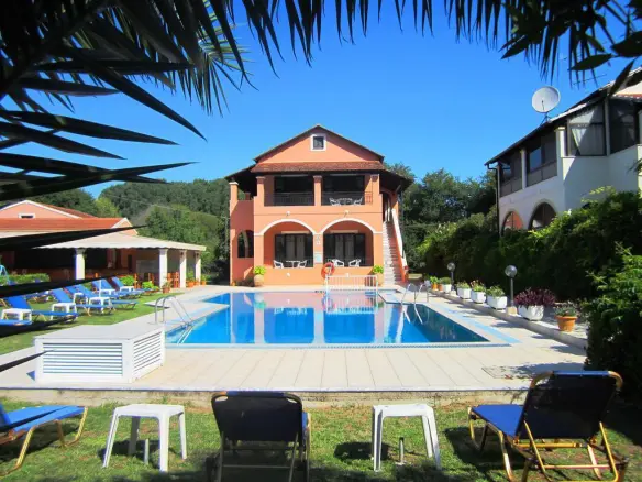 Complex Of 187 M² In Corfu