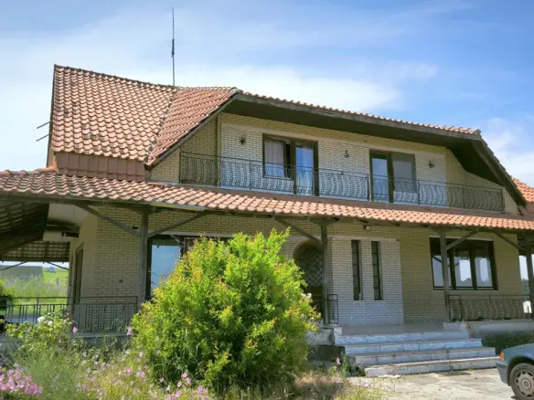 Detached House Of 320 M² With Olympic Coast In Olympic Coast