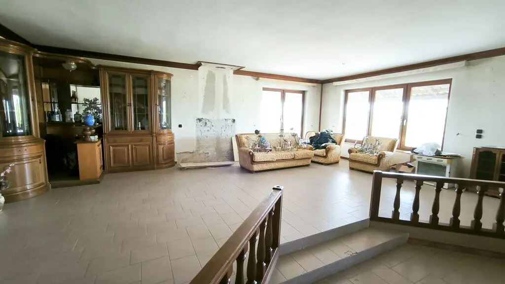 Detached House Of 320 M² With Olympic Coast In Olympic Coast