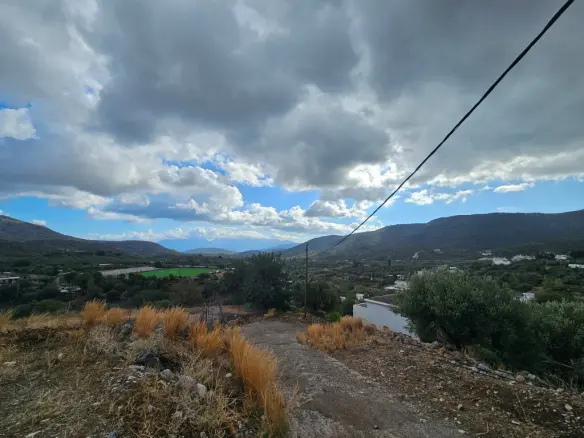 Land Of 1170 M² In Crete